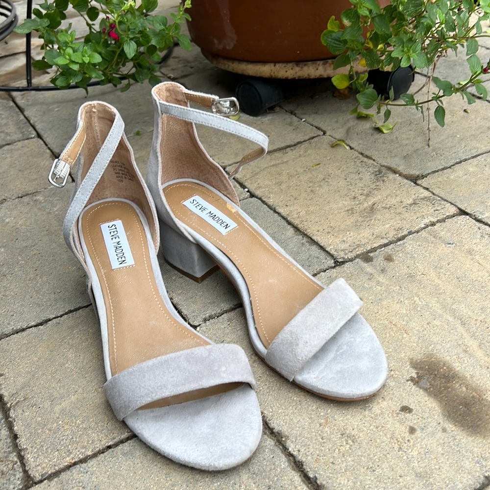 Steve Madden gray suede ankle strap block heel Irenee sandal 7.5